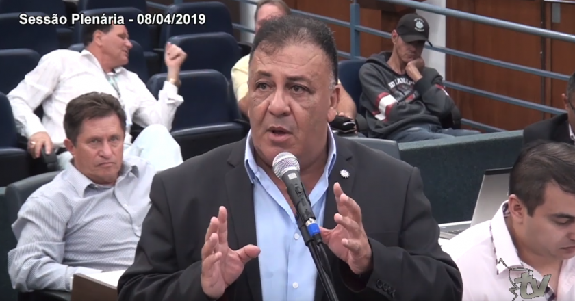 prefeito está perseguindo funcionários